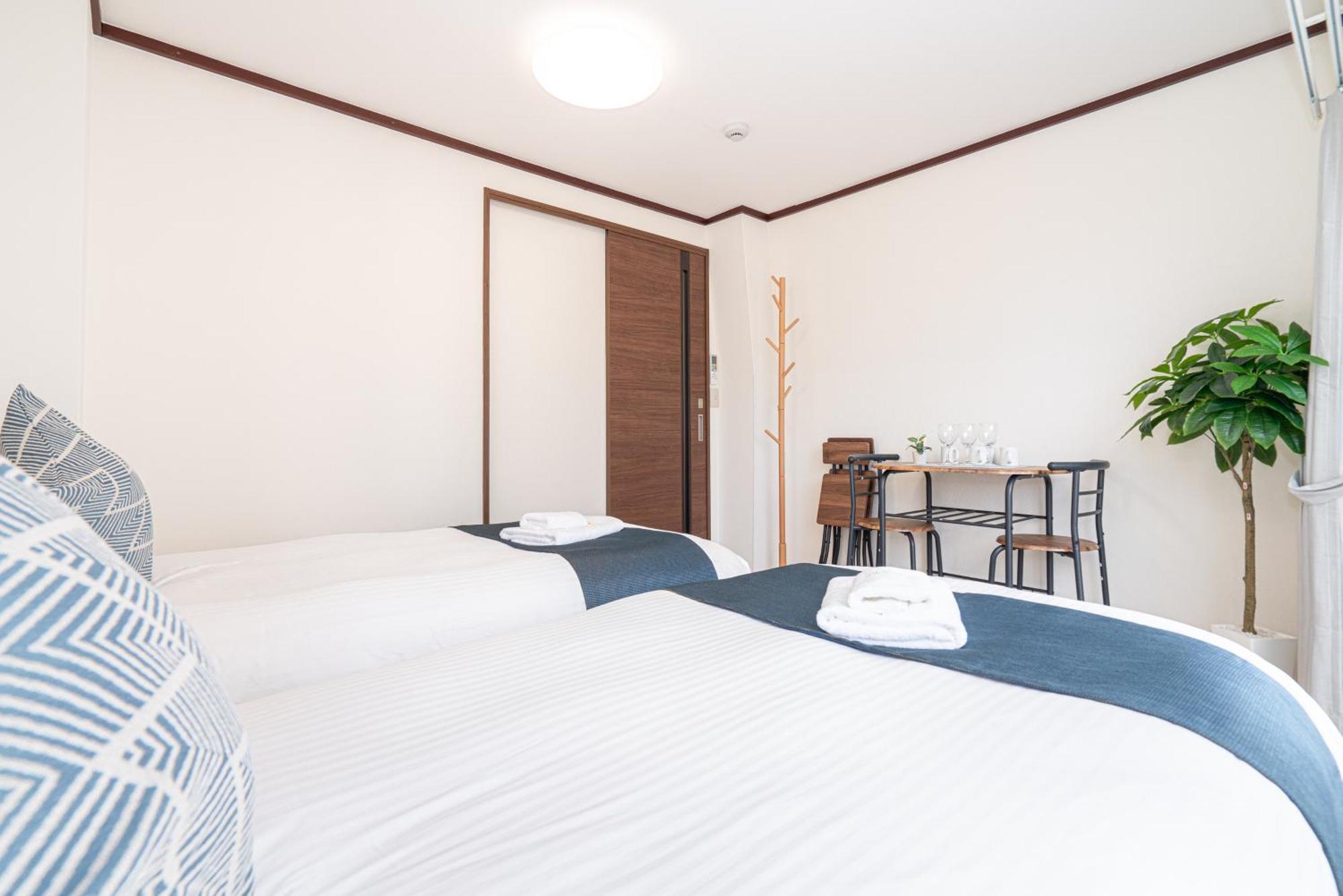 Shinjuku Convenience Hub: Steps From Shinokubo Station *