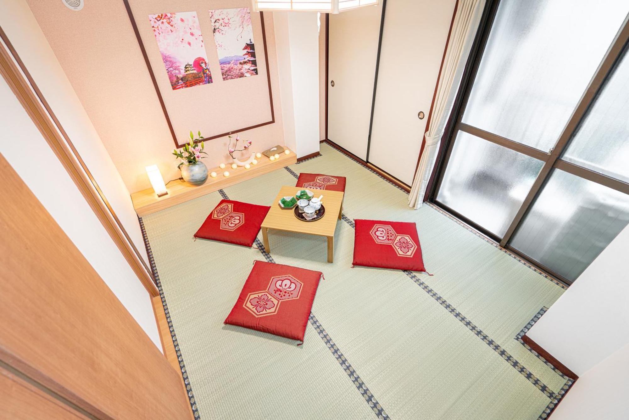 Apartment Shinjuku Convenience Hub: Steps From Shinokubo Station