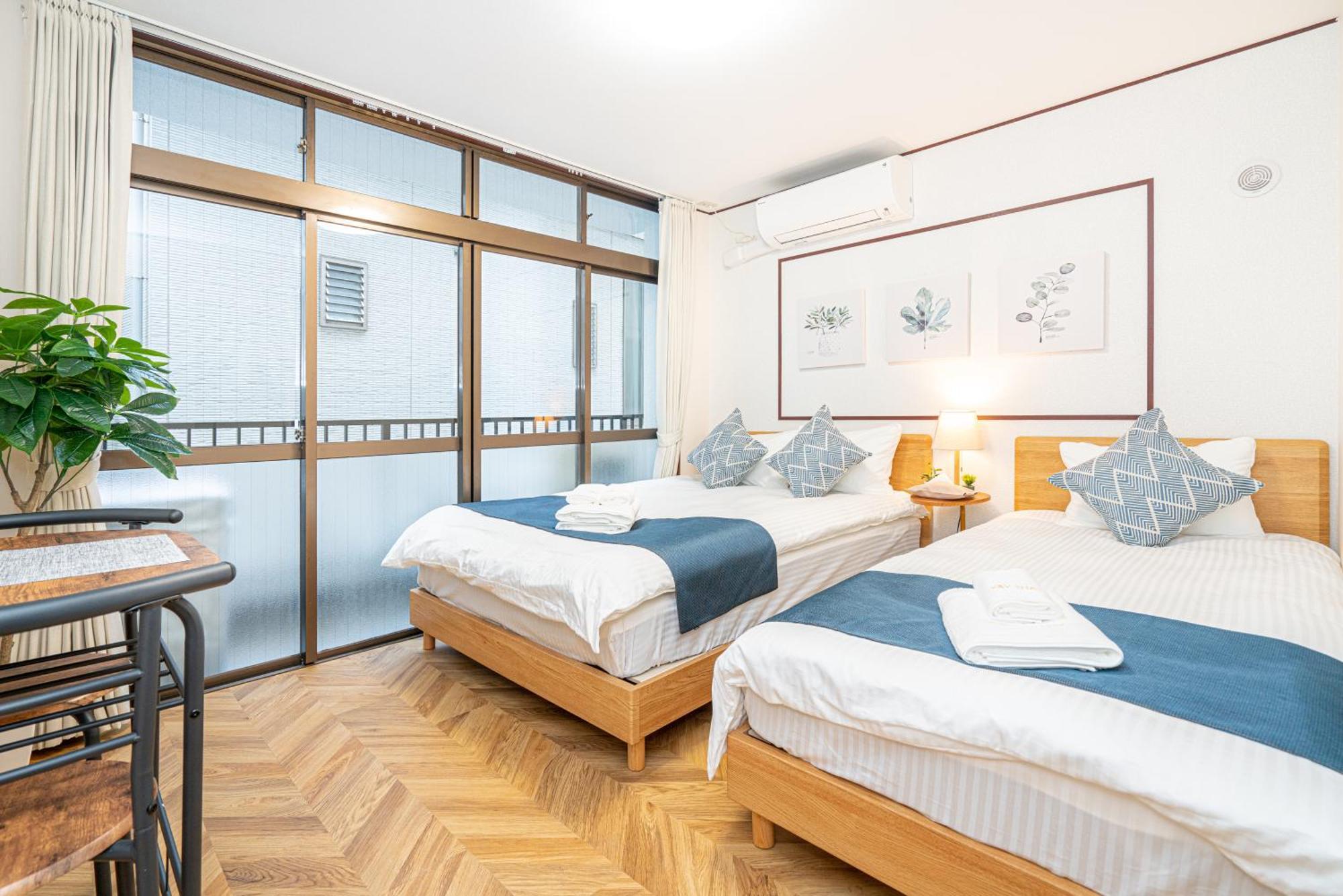 Shinjuku Convenience Hub: Steps From Shinokubo Station Apartment