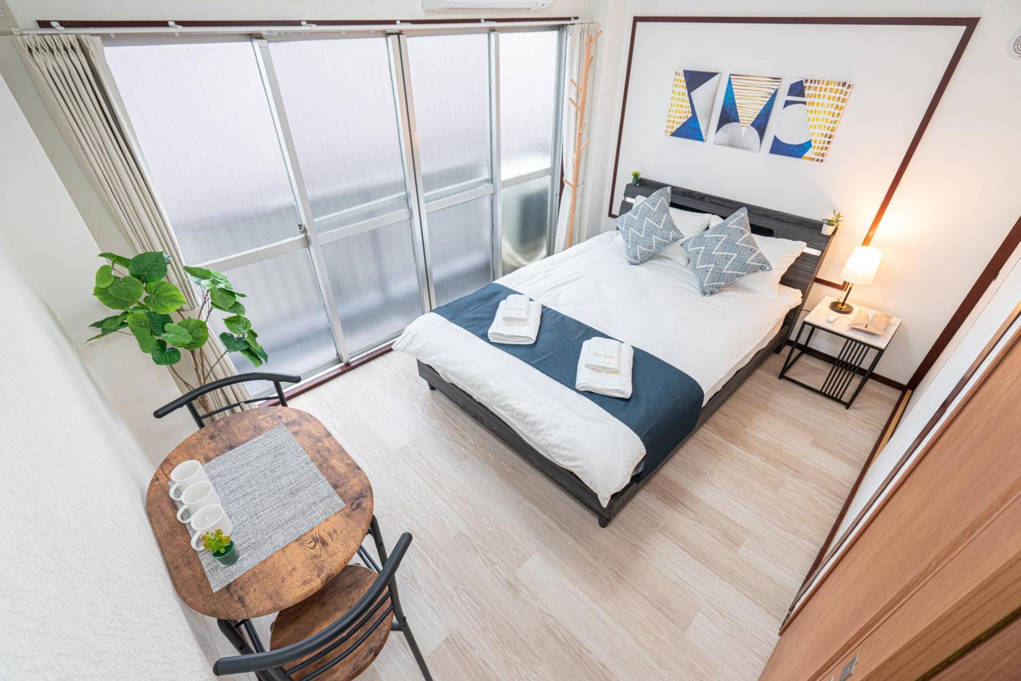 Shinjuku Convenience Hub: Steps From Shinokubo Station Apartment *